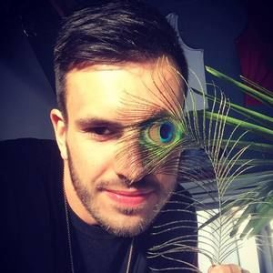 Meet your Posher, Levi